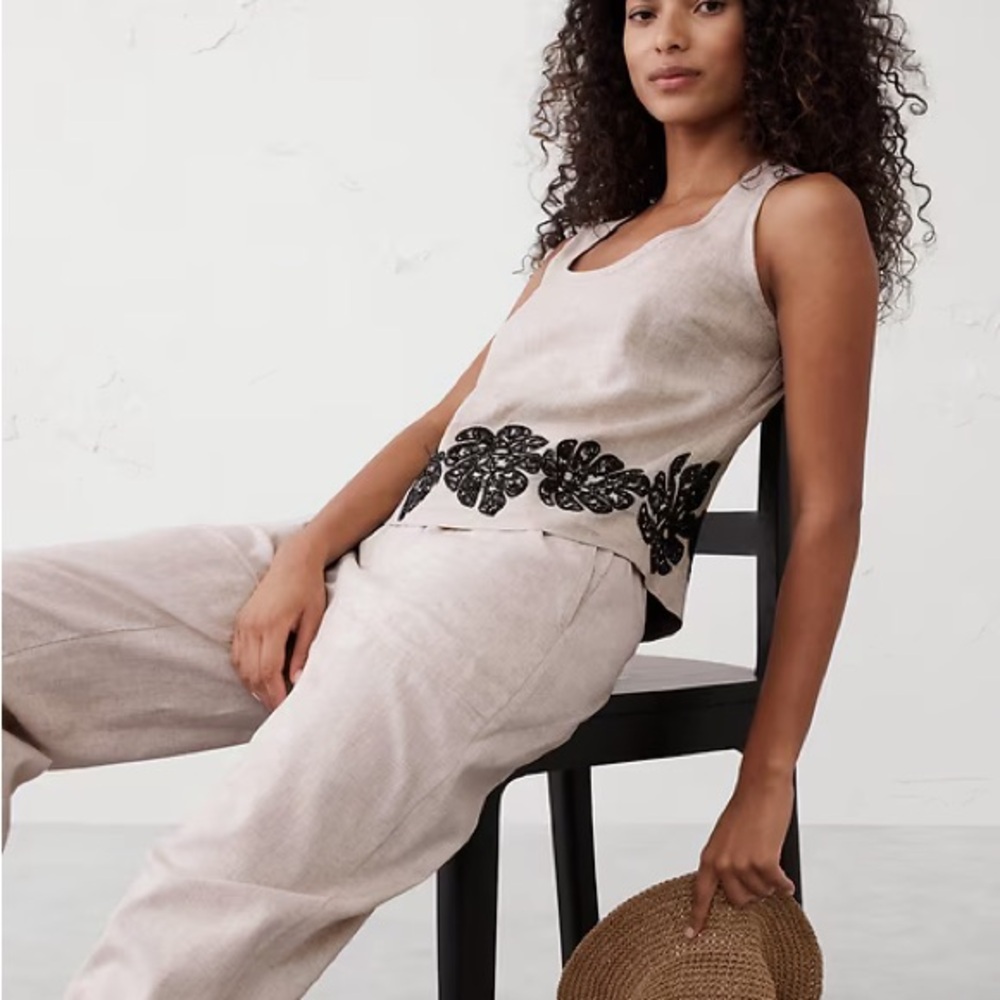 Banana Republic Factory Cream and Black Sleeveless Top